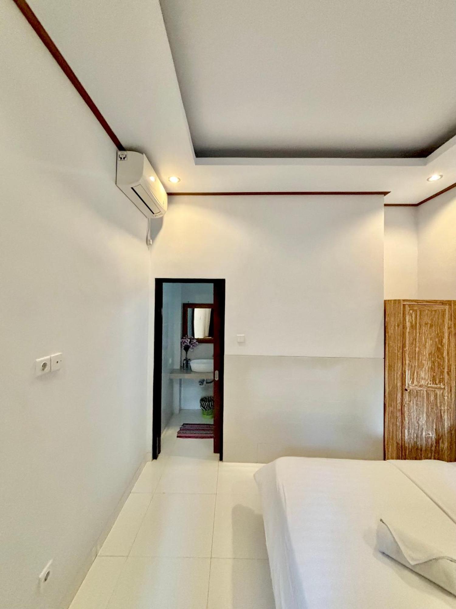 The Lima Home Stay In Canggu Dış mekan fotoğraf